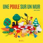 une poule sur un mur